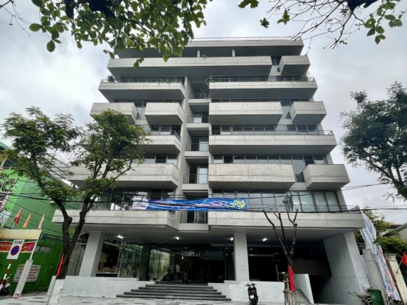 Toà nhà Vernal Building trên đường Pasteur