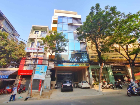 Hình ảnh tòa nhà Tấn Quốc