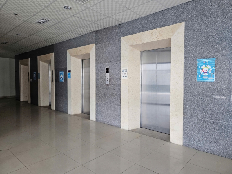 Bốn thang máy toà nhà Thông Tấn Xã Đà Nẵng