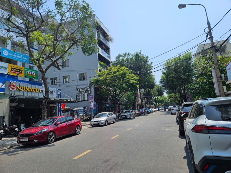 Đường trước toà nhà Thông Tấn Xã Đà Nẵng
