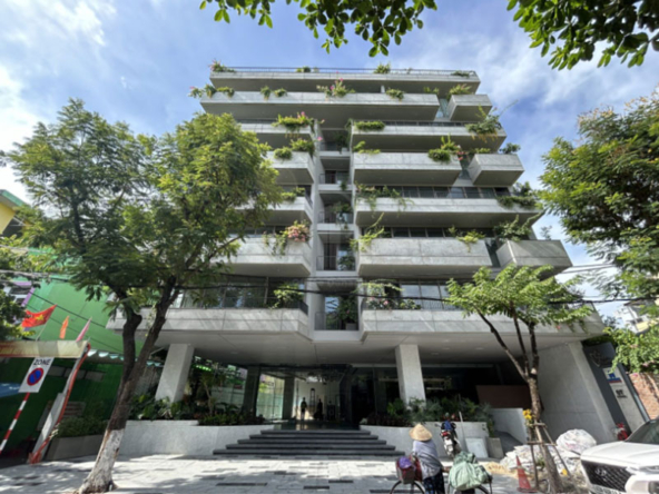 Mặt tiền tòa nhà Vernal Building Đà Nẵng