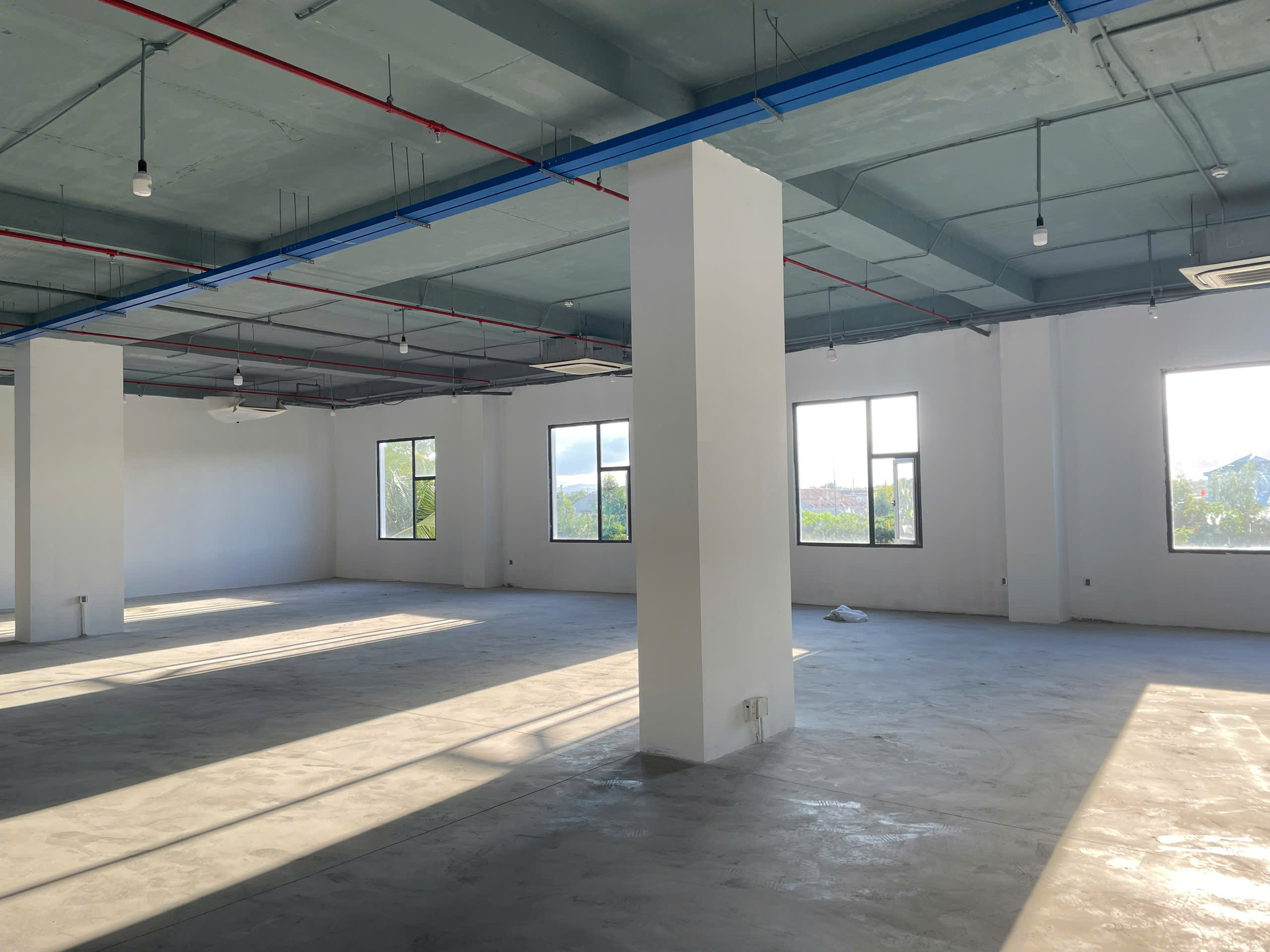 Mặt bằng đầy đủ ánh sáng, thiết kế chuẩn công năng văn phòng