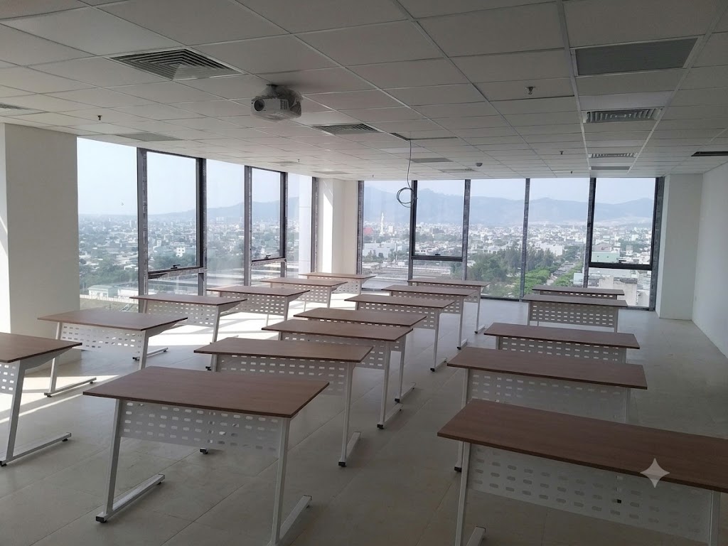 Văn phòng vừa có view biển vừa có view núi của toà nhà DIV bảo hiểm tiền gữi Việt Nam - CN Đà Nẵng
